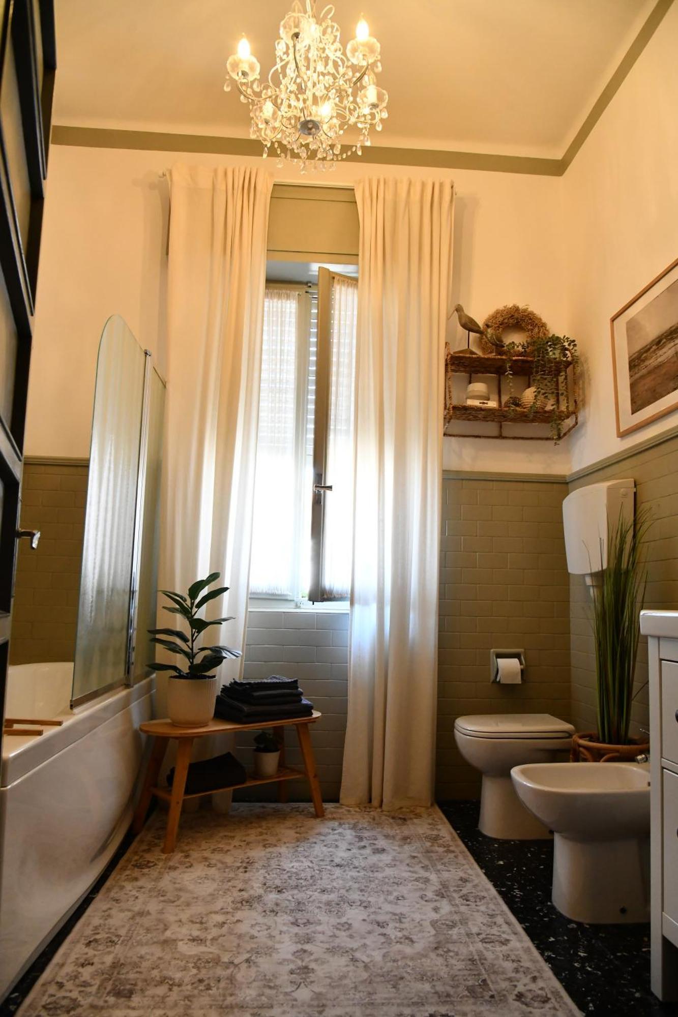 Queen Room Garden View