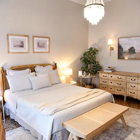 Villa House And Garden B&B-2